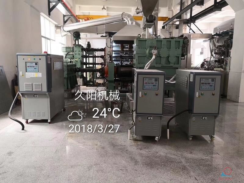 180度高溫水溫機(jī)工作場景圖